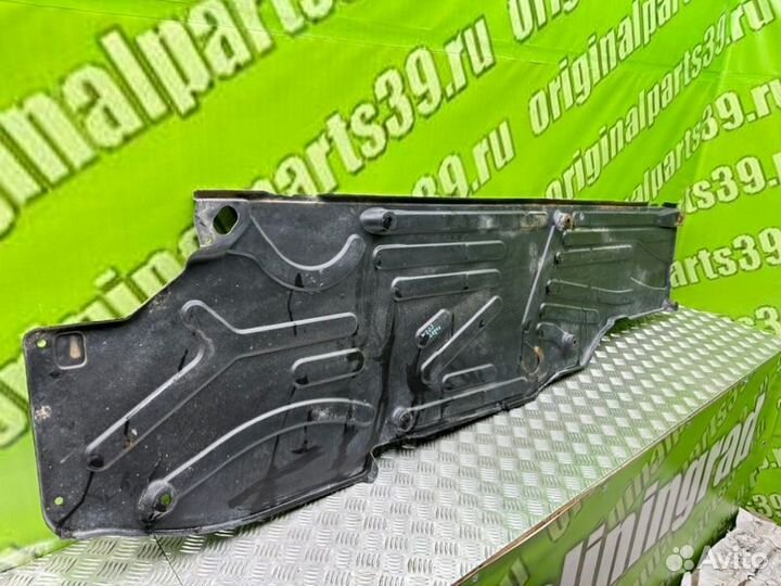 Защита днища левая Mercedes-Benz C-Class W203