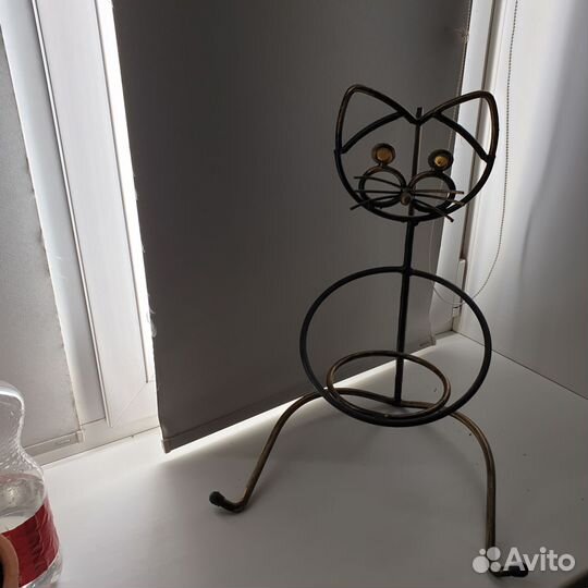 Подставки под цветы, вешалка напольная