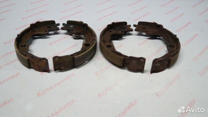 Nissan D4060-CY001 Колодки задние барабанные