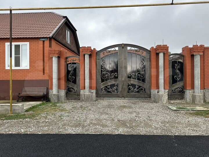 Дом 180 м² на участке 22 сот.