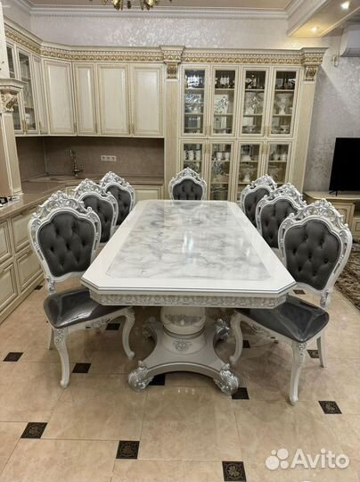 Стол и стулья в гостиную.Оплата при получении