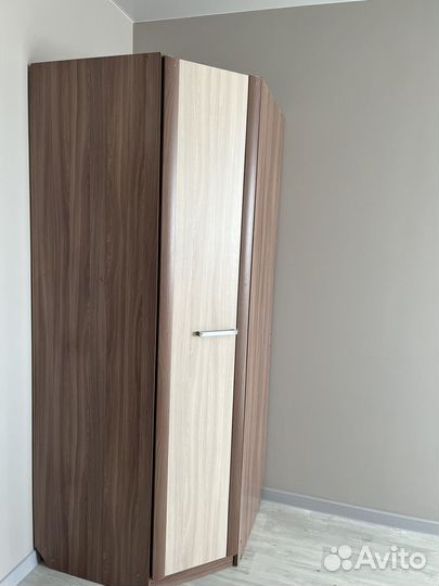 Угловой шкаф