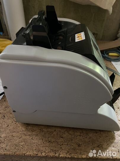 Счетчик купюр Magner 100