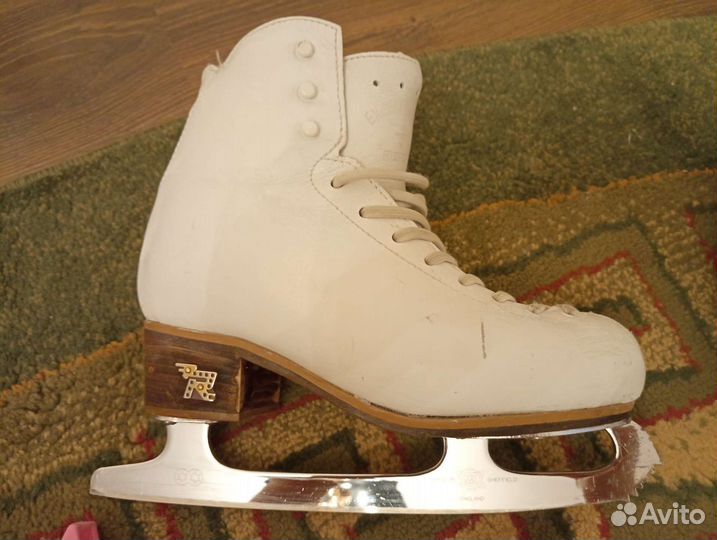 Фигурные коньки risport