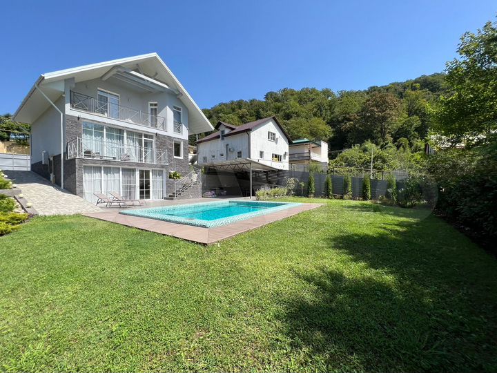 Дом 250 м² на участке 7 сот.