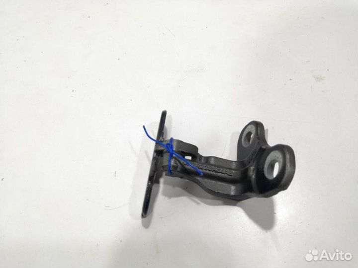 Петля двери передней правой Land Rover