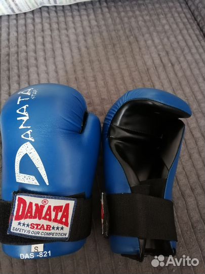 Боксерские перчатки