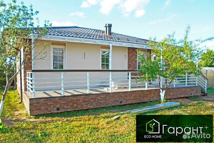 Дом 80 м2 с крыльцом. 10 х 8 м. Большая гостиная