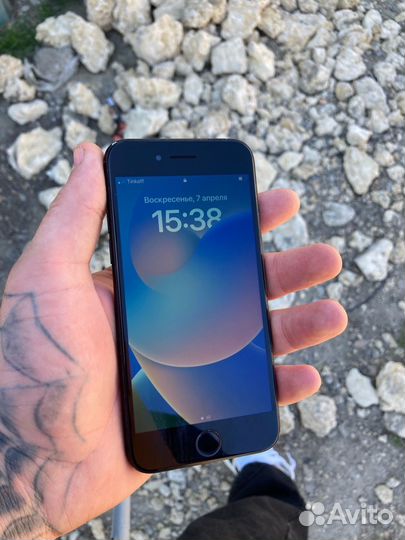 iPhone SE (2020), 64 ГБ