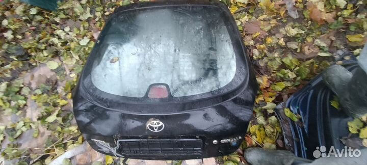 Toyota corolla 110 крышка багажника