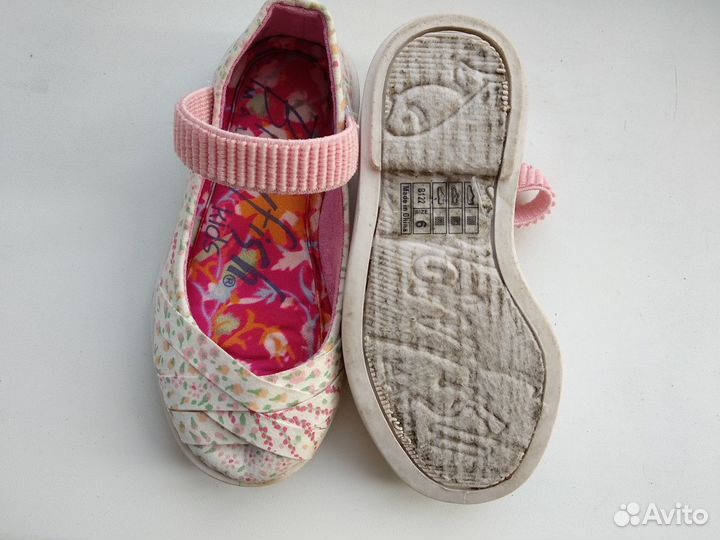 Сандалии для девочки закрытые