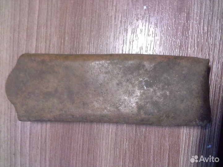 Деталь от шашки и бак от немецкого противогаза