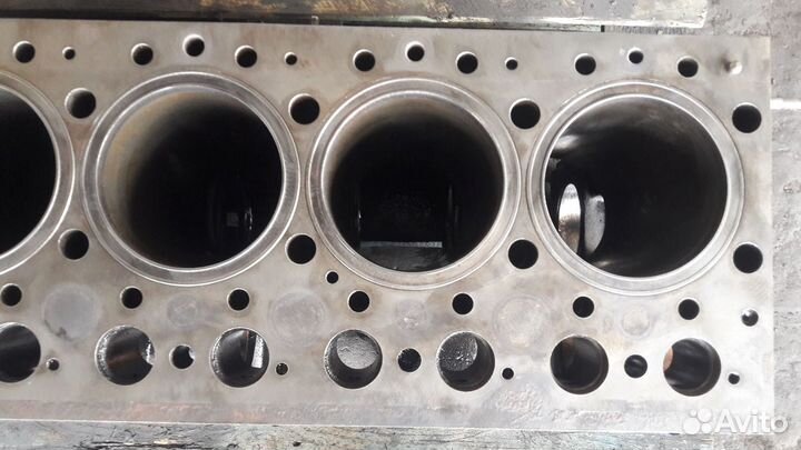 Блок двигателя Рено Премиум dci 420