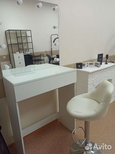 Кабинет на совместную аренду, место визажиста
