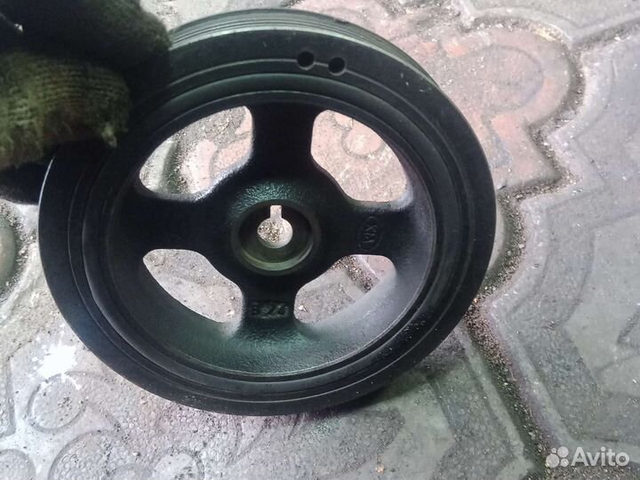 Шкив коленвала на Киа Рио 3. Мотор G4FA