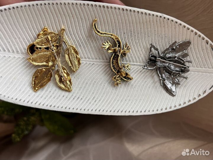 Брошь новая