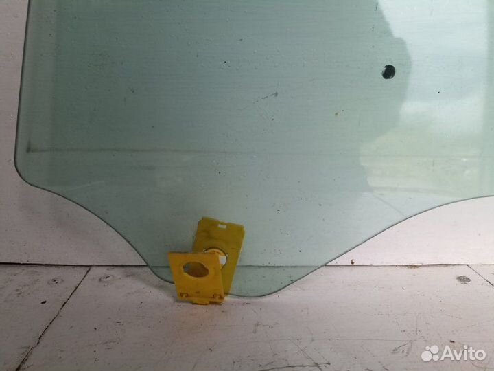 Стекло двери переднее левое Porsche Cayenne Turbo