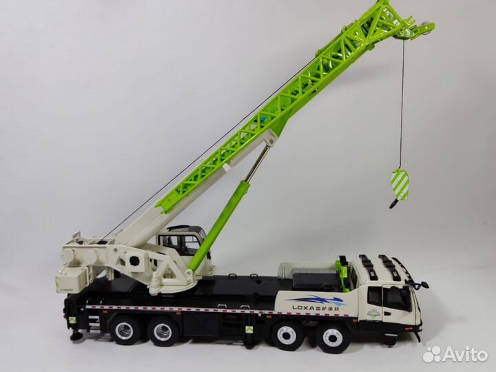 Коллекционная модель автокрана loxa 1:43
