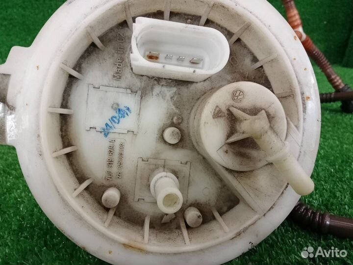 Бензонасос правый Volkswagen Touareg 7L 1