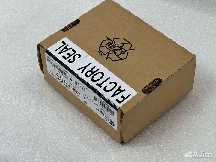 Аналоговый модуль Allen-Bradley 1769-IF8