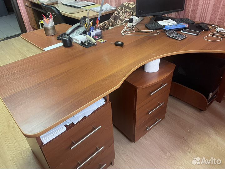 Стол рководителя