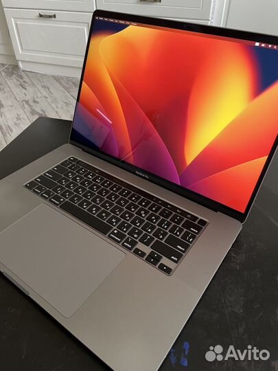 MacBook Pro 16 2019 i9 16GB RAM / 1TB