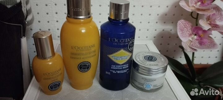 Много средств для ухода за лицом