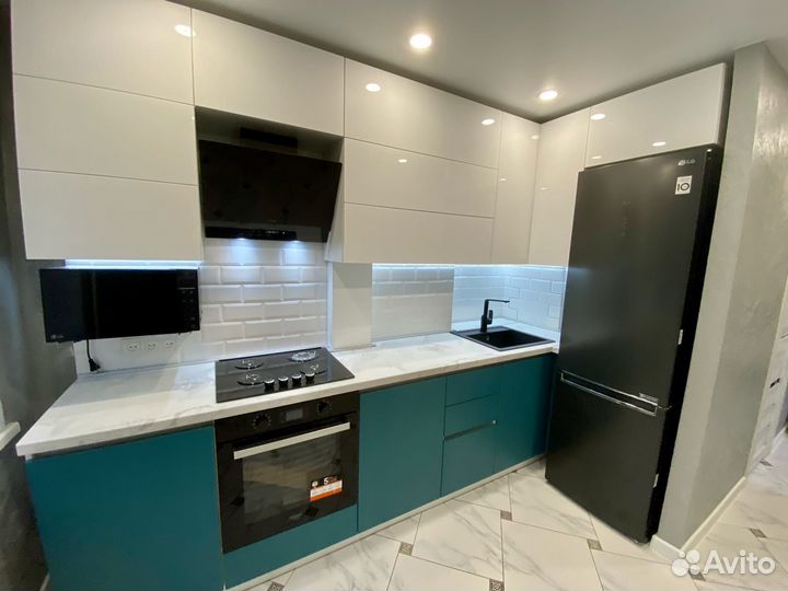 Кухня на заказ под потолок в Челябинске