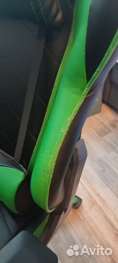 Игровое кресло dxracer