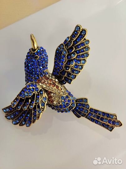 Брошь в стиле Heidi Daus