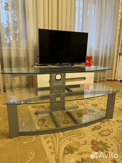 Полка под телевизор