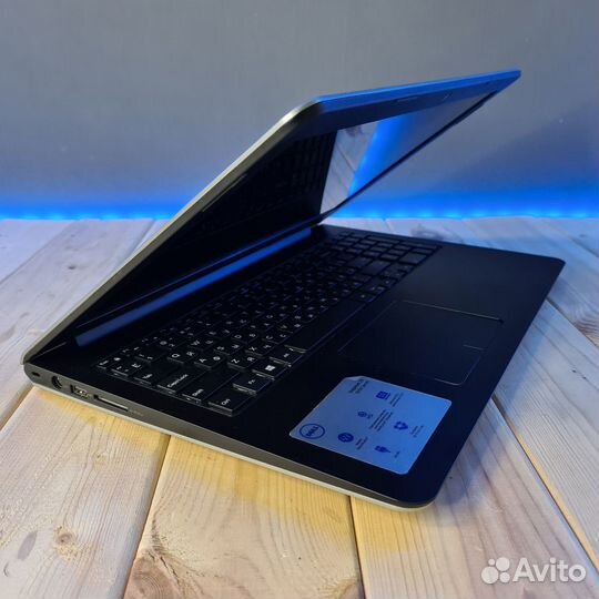 Ноутбук Dell Inspiron 15-5547