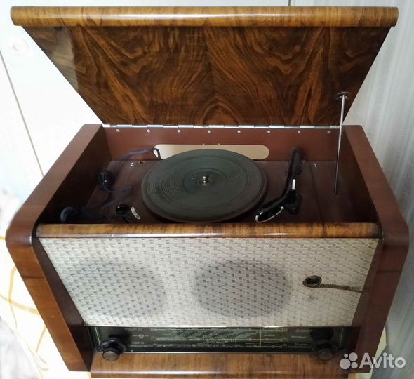 Радиола ламповая Вэф-Аккорд СССР 1958 г рабочая