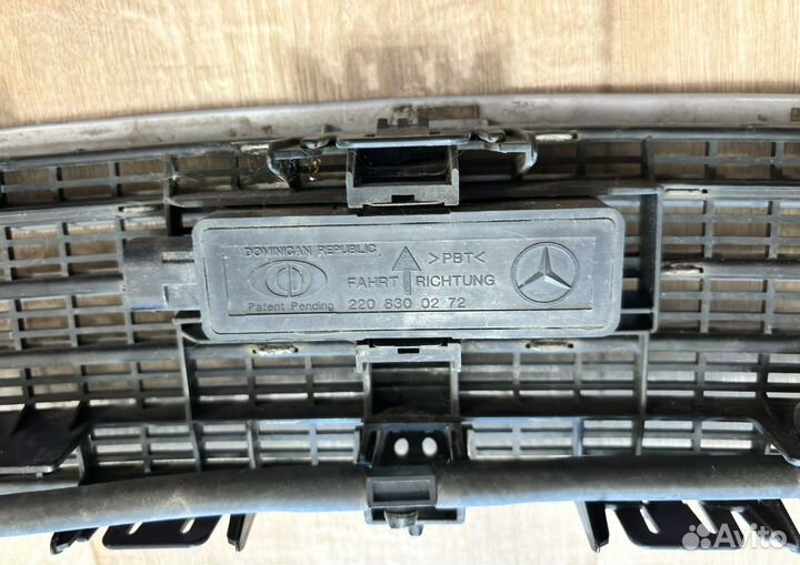 Решетка капота mercedes w211 с датчиком света