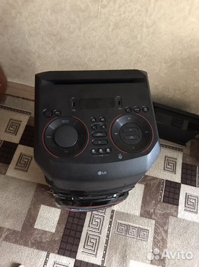 Музыкальная колонка lg xboom on88