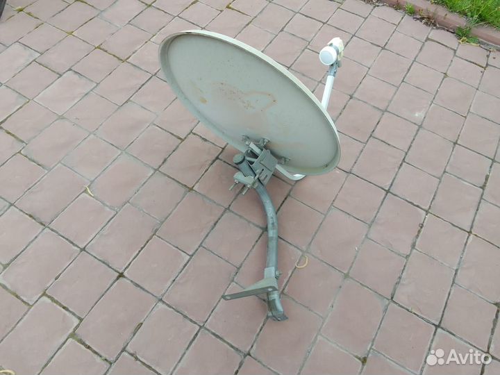 Спутниковая тарелка триколор