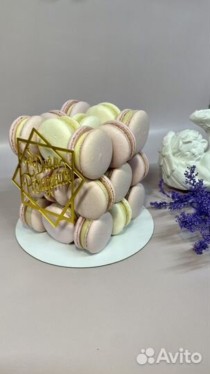 Макаронс, макарон, макаронс с печатью бонбоньерки