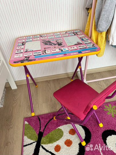 Детский стол и стул