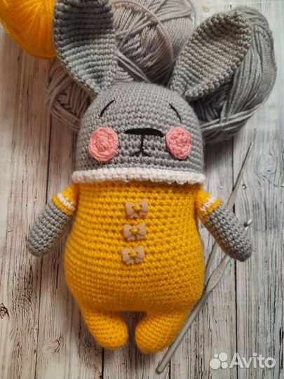 Заяц сплюшка вязанный