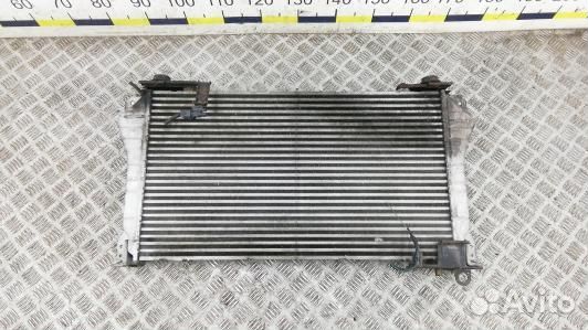 Радиатор интеркуллера toyota auris E150 (5LV26KC01