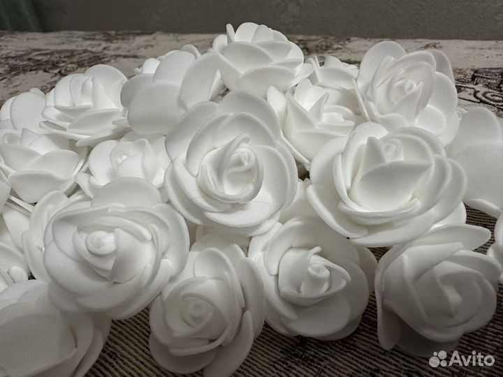 Розы из фоамирана 100 шт