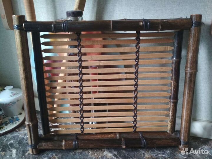 Столик для подачи еды в постель