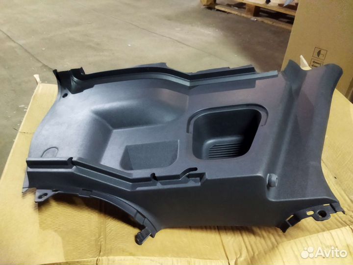 Обшивка багажника правая Opel Meriva A