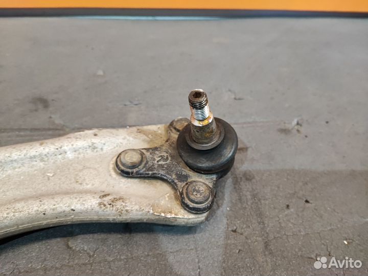 Рычаг передний нижний Volkswagen Tiguan 5N1