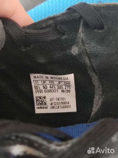 Футбольные бутсы adidas