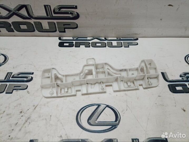 Кронштейн бампера лев. перед. Lexus NX300h