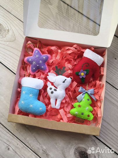 Новогодние игрушки из фетра