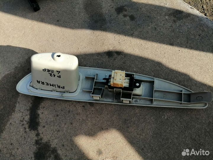 Кнопка стеклоподъемника Nissan Primera P12