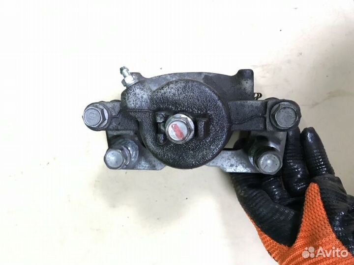 Суппорт передний правый Suzuki Every DA17 2018