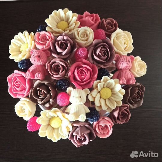 Подарок на День влюблённых. Шоколадные розы